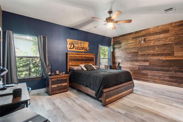 242 Coach DR, Buda, TX 78610