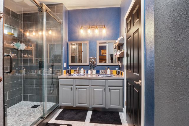 242 Coach DR, Buda, TX 78610