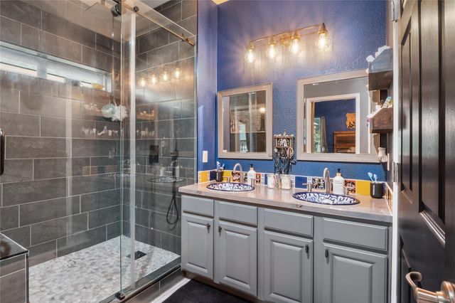 242 Coach DR, Buda, TX 78610