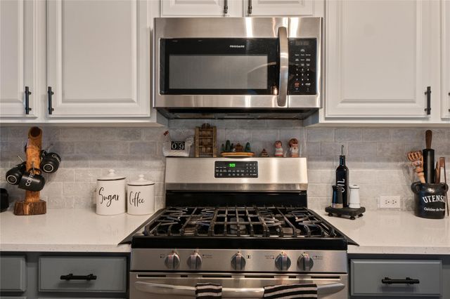 242 Coach DR, Buda, TX 78610