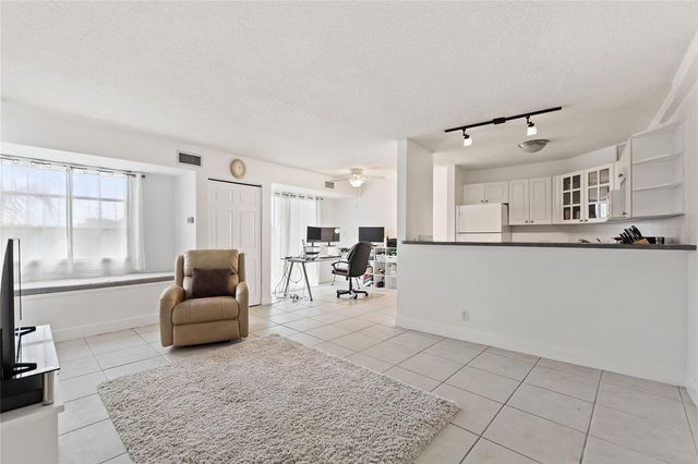 3315 58TH AVENUE S 513, St Petersburg, FL 33712