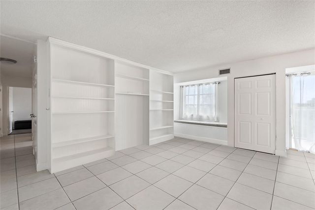 3315 58TH AVENUE S 513, St Petersburg, FL 33712