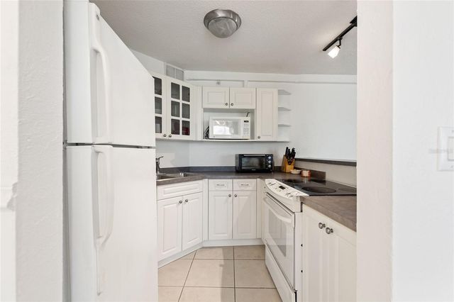 3315 58TH AVENUE S 513, St Petersburg, FL 33712