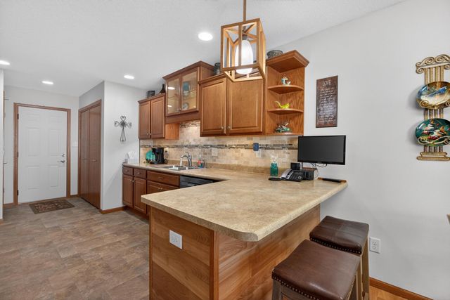 2453 Edgemont Avenue, Waterloo, IA 50702