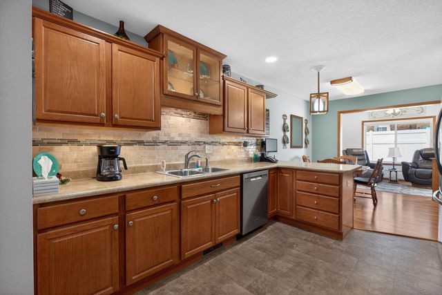 2453 Edgemont Avenue, Waterloo, IA 50702