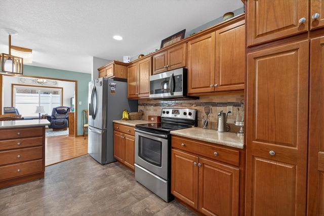 2453 Edgemont Avenue, Waterloo, IA 50702