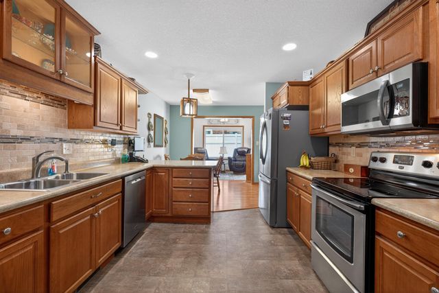 2453 Edgemont Avenue, Waterloo, IA 50702