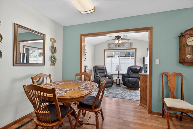 2453 Edgemont Avenue, Waterloo, IA 50702