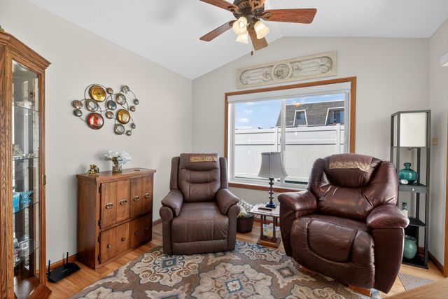 2453 Edgemont Avenue, Waterloo, IA 50702