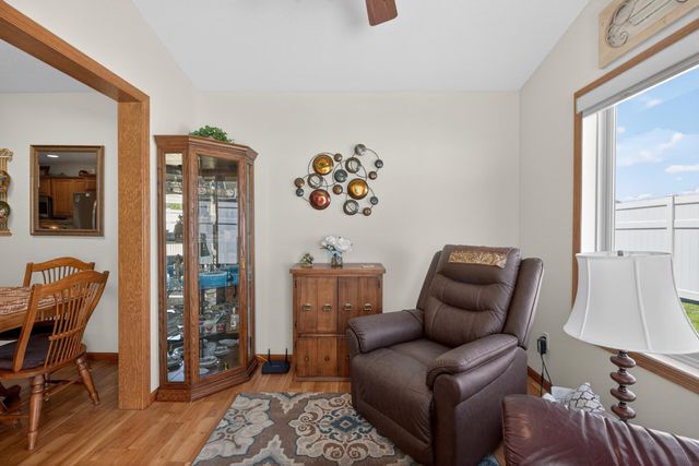2453 Edgemont Avenue, Waterloo, IA 50702