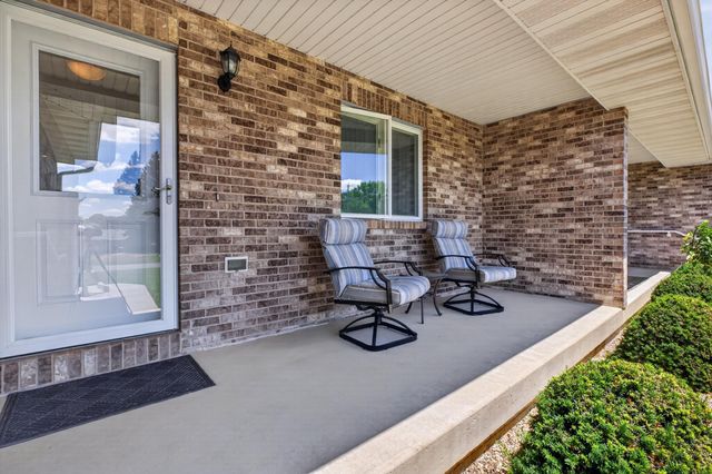 2453 Edgemont Avenue, Waterloo, IA 50702