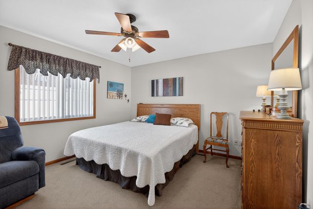 2453 Edgemont Avenue, Waterloo, IA 50702