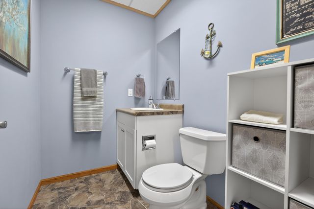 2453 Edgemont Avenue, Waterloo, IA 50702
