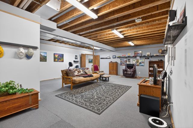 2453 Edgemont Avenue, Waterloo, IA 50702