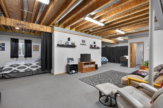 2453 Edgemont Avenue, Waterloo, IA 50702