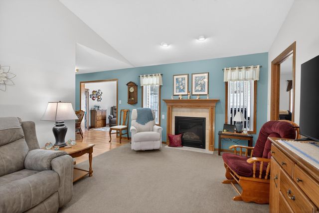 2453 Edgemont Avenue, Waterloo, IA 50702
