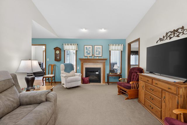 2453 Edgemont Avenue, Waterloo, IA 50702