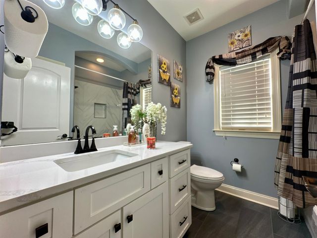 65 BRIARFIELD CV, Oakland, TN 38060