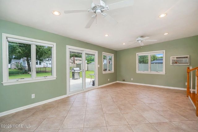 6 Lind Drive, Middletown, NJ 07748