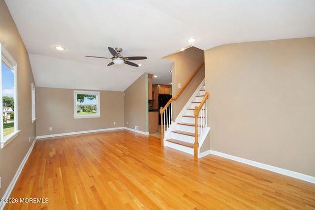 6 Lind Drive, Middletown, NJ 07748