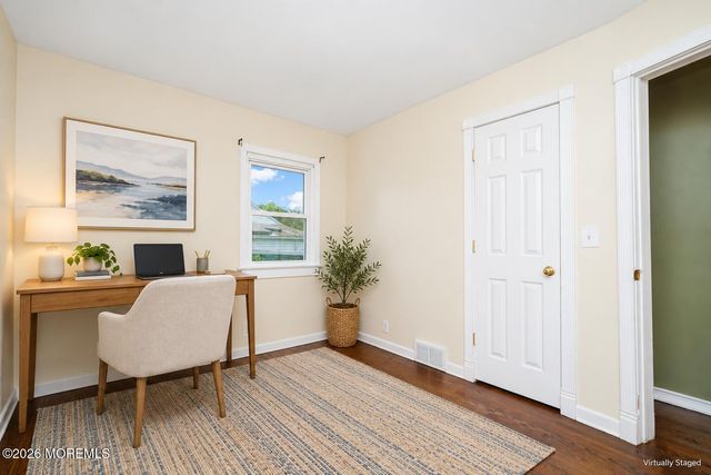 6 Lind Drive, Middletown, NJ 07748
