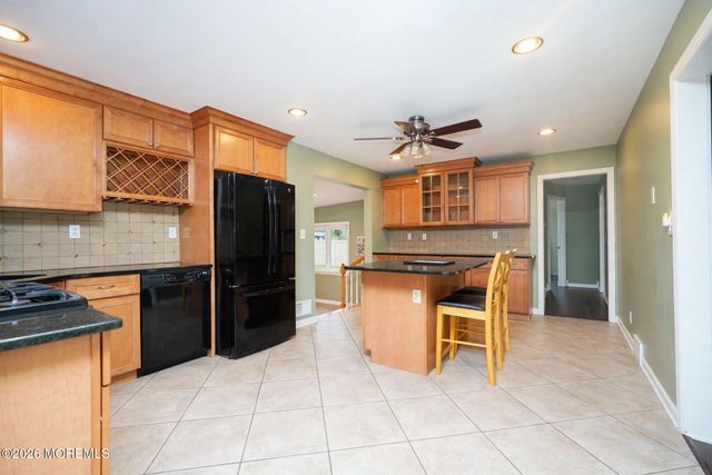 6 Lind Drive, Middletown, NJ 07748