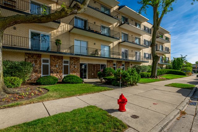 6020 Lincoln Avenue 307, Morton Grove, IL 60053