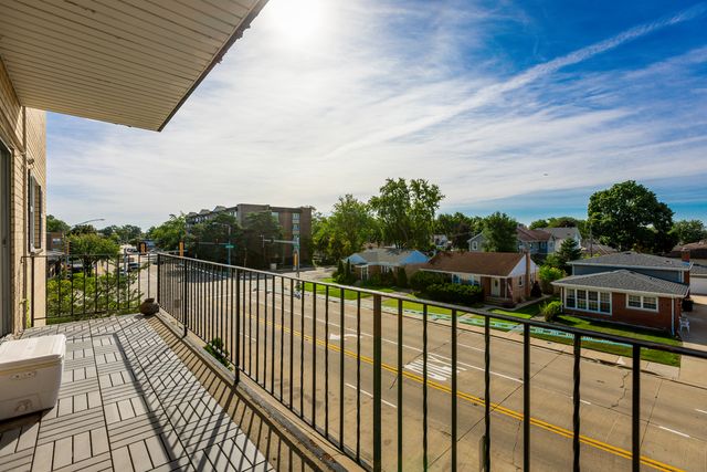6020 Lincoln Avenue 307, Morton Grove, IL 60053