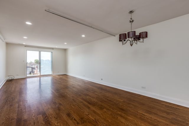 6020 Lincoln Avenue 307, Morton Grove, IL 60053