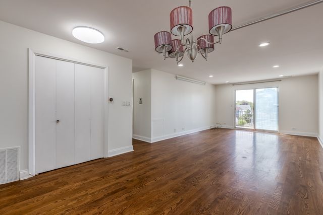 6020 Lincoln Avenue 307, Morton Grove, IL 60053