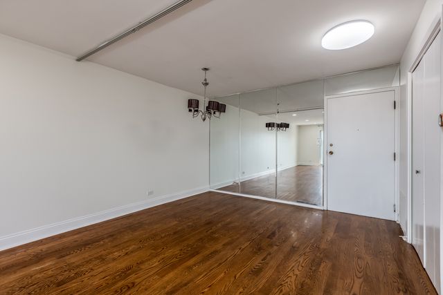 6020 Lincoln Avenue 307, Morton Grove, IL 60053