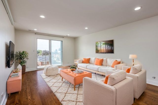 6020 Lincoln Avenue 307, Morton Grove, IL 60053
