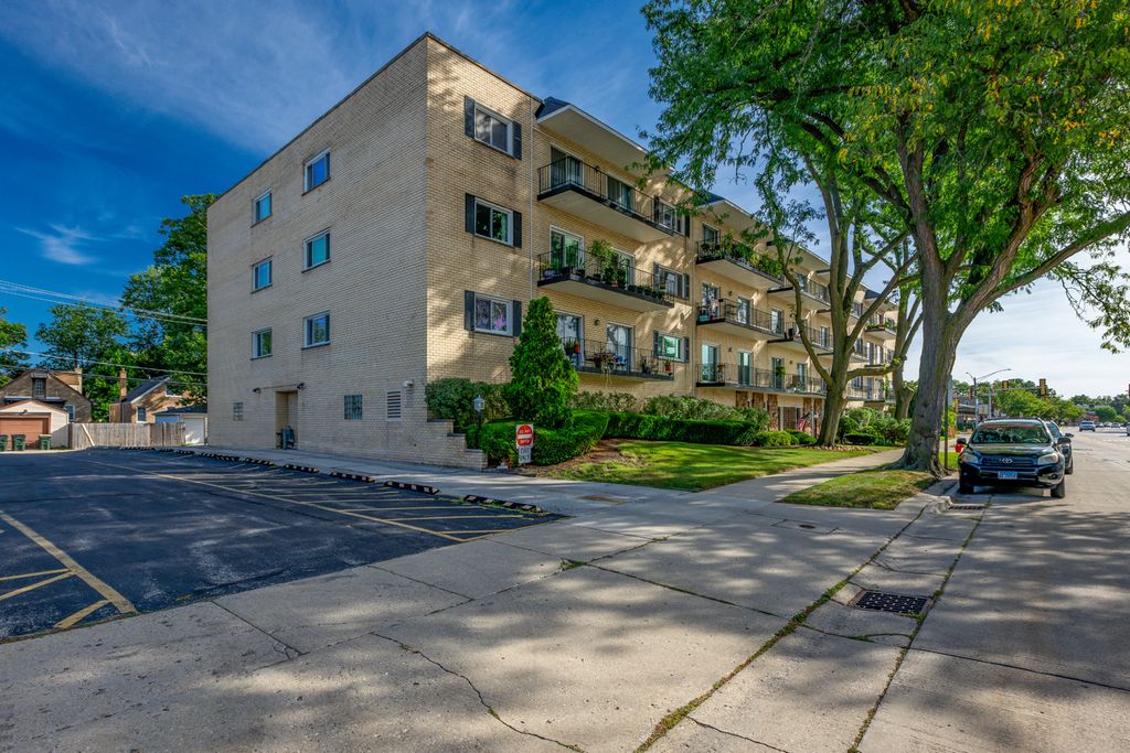 6020 Lincoln Avenue 307, Morton Grove, IL 60053