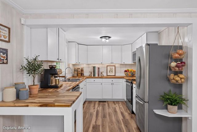 93 Deepwater Trail, Round O, SC 29474