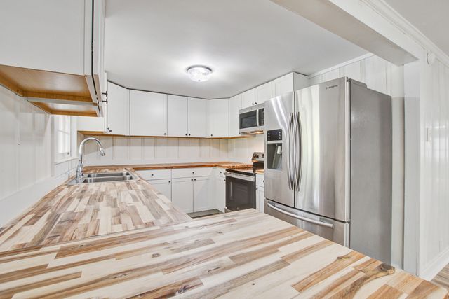 93 Deepwater Trail, Round O, SC 29474