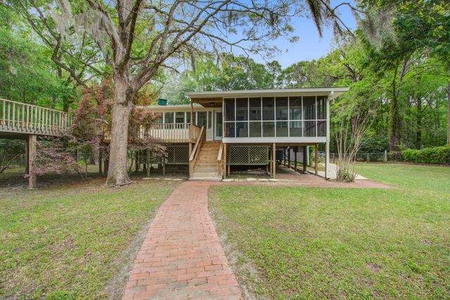 93 Deepwater Trail, Round O, SC 29474