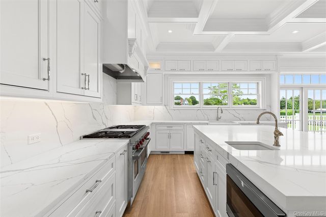 44 Club Lane, Remsenburg, NY 11960