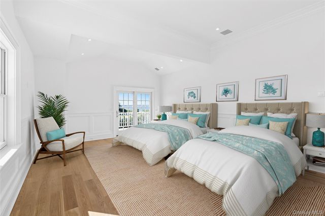 44 Club Lane, Remsenburg, NY 11960