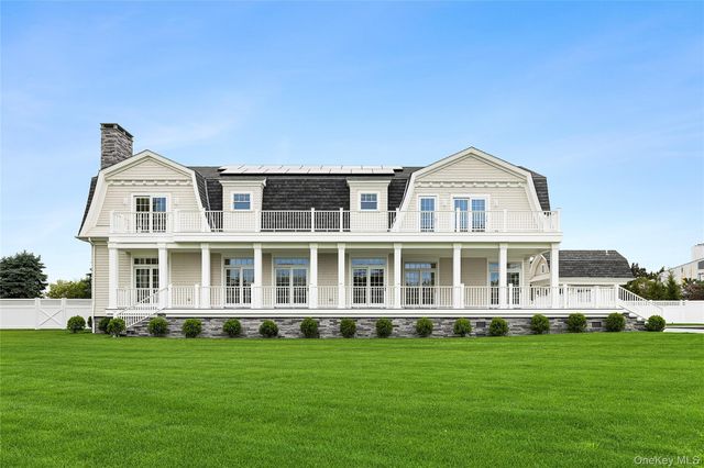 44 Club Lane, Remsenburg, NY 11960