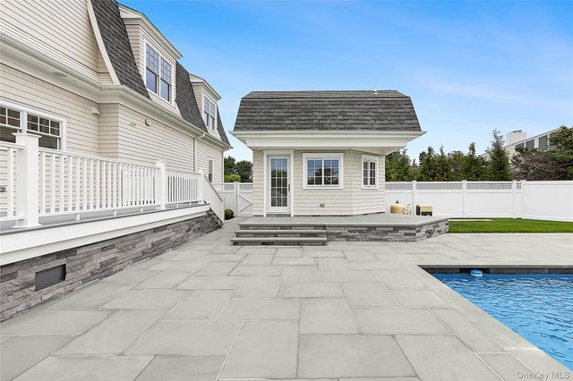 44 Club Lane, Remsenburg, NY 11960