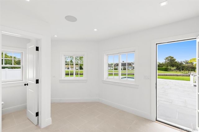 44 Club Lane, Remsenburg, NY 11960