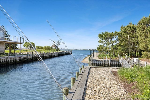 44 Club Lane, Remsenburg, NY 11960