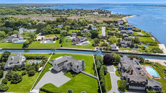 44 Club Lane, Remsenburg, NY 11960