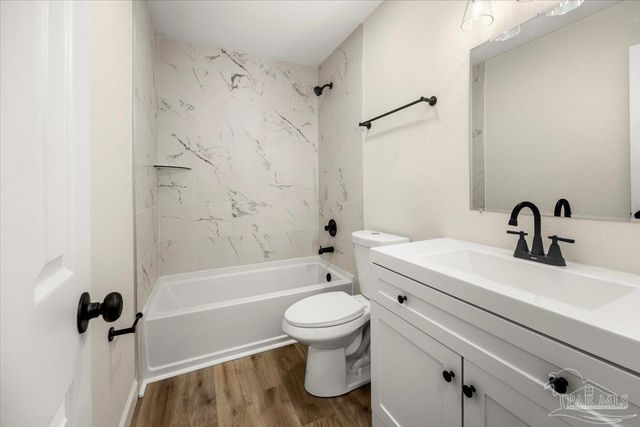 2028 Americus Ave 8, Pensacola, FL 32507