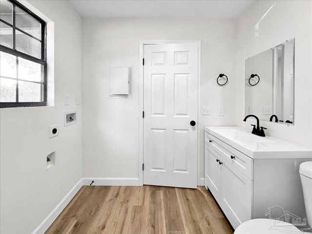 2028 Americus Ave 8, Pensacola, FL 32507