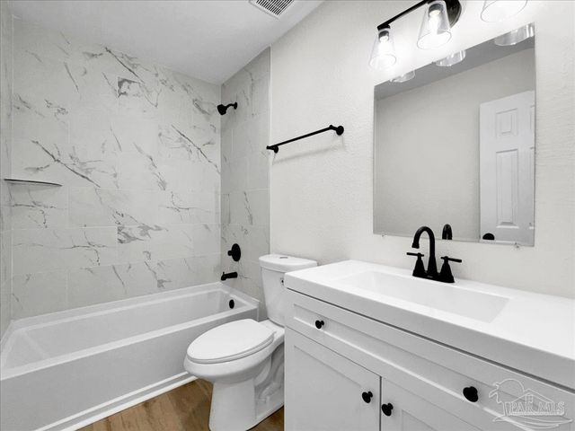 2028 Americus Ave 8, Pensacola, FL 32507