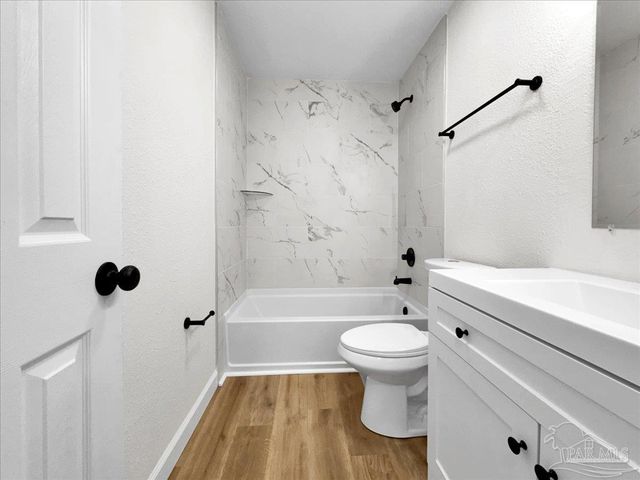 2028 Americus Ave 8, Pensacola, FL 32507