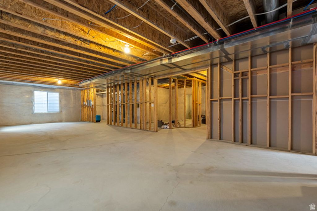 Image 42 of property listing at 2504 W MIDAS SIDE WAY, Riverton, UT 84065