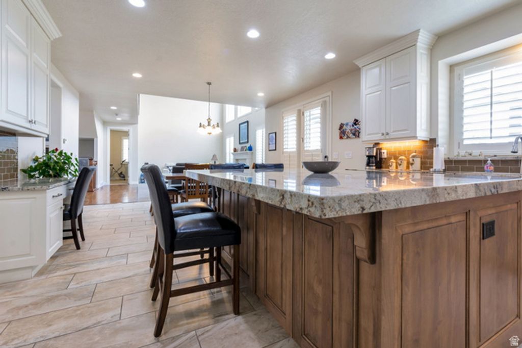 Image 9 of property listing at 2504 W MIDAS SIDE WAY, Riverton, UT 84065