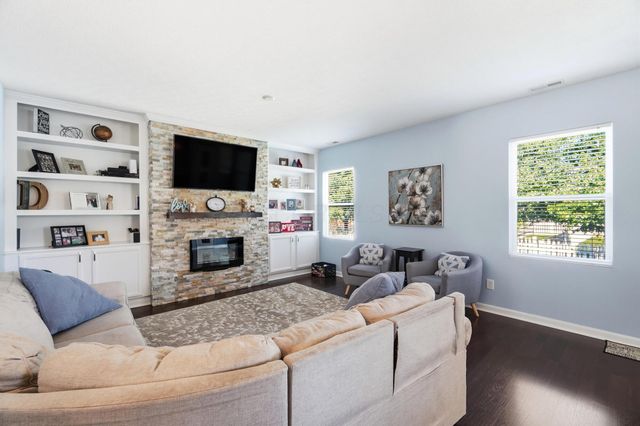 398 Hanton Way, Columbus, OH 43213
